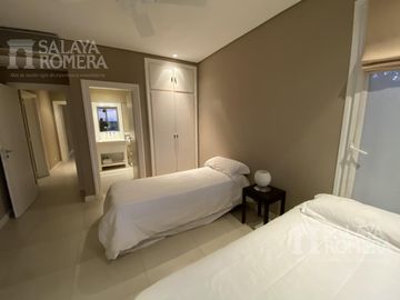 Excelente Casa  de 5 Ambientes  Isla Santa Monica