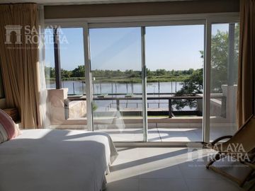Excelente Casa  de 5 Ambientes  Isla Santa Monica