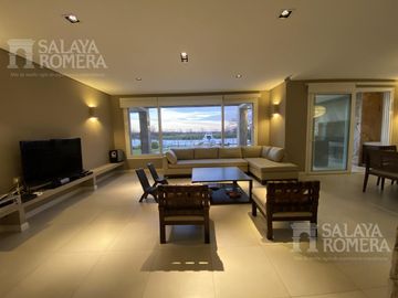 Excelente Casa  de 5 Ambientes  Isla Santa Monica