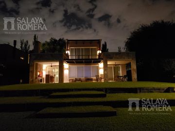 Excelente Casa  de 5 Ambientes  Isla Santa Monica