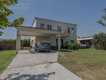 Casa En El Canton -  Barrio  Puerto PG