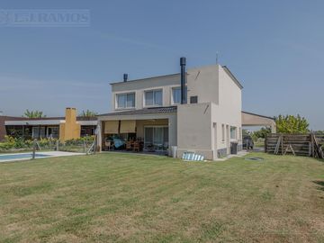 Casa En El Canton -  Barrio  Puerto PG