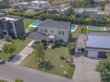 Casa En El Canton -  Barrio  Puerto PG