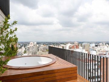 Venta dúplex 3 ambientes con terraza, parrilla y jacuzzi en Caballito - Full Amenities