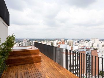 Venta dúplex 3 ambientes con terraza, parrilla y jacuzzi en Caballito - Full Amenities