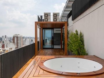 Venta dúplex 3 ambientes con terraza, parrilla y jacuzzi en Caballito - Full Amenities