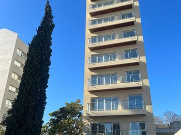 Monoambiente en venta - 38mts2 - Cochera - La Plata