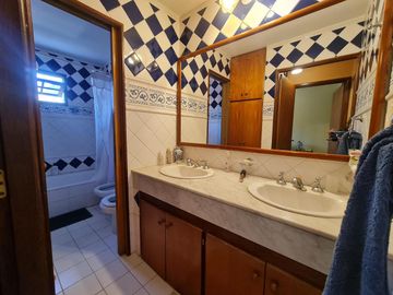 Casa en venta en Escobar con jardín y pileta