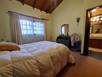 Casa en venta en Escobar con jardín y pileta