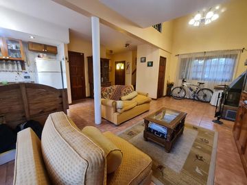 Casa en venta en Escobar con jardín y pileta
