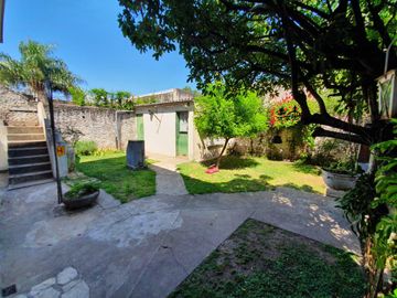 PH al fondo de 3 ambientes con garaje y fondo libre en Villa Ballester