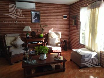 Venta - Casa Seis Ambientes, Jardín, Terraza - Boulogne Sur Mer, San Isidro