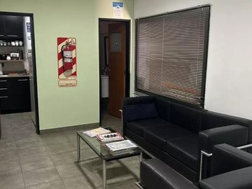 Depósito en venta - 7 Oficinas - Depósito - Baños - 1.147Mts2 - Moreno