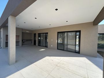 Casa en venta en San Matias, Área 1