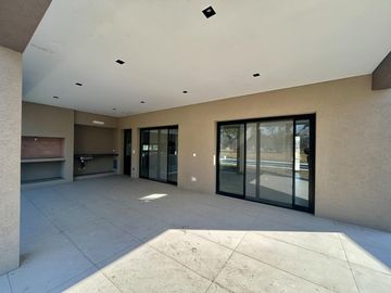 Casa en venta en San Matias, Área 1