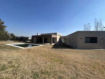 Casa en venta en San Matias, Área 1
