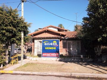 Venta Chalet 4 Amb. en Ramos Mejía - Buen Estado y Ubicación  Con Cochera