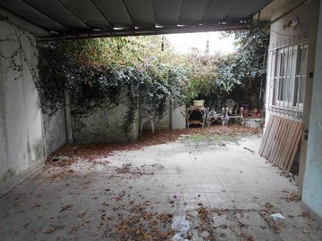 Venta Chalet 4 Amb. en Ramos Mejía - Buen Estado y Ubicación  Con Cochera