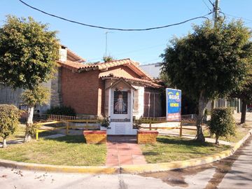 Venta Chalet 4 Amb. en Ramos Mejía - Buen Estado y Ubicación  Con Cochera