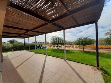 Venta casa 2 dormitorios La Peninsula Lago Marimenuco Neuquen