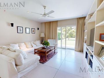 Venta Casa 4 Dormitorios en Martindale CC