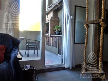 Mono ambiente en muy buen estado con balcon-terraza!