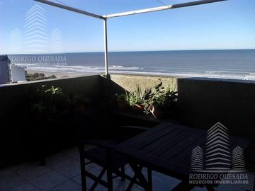 Mono ambiente en muy buen estado con balcon-terraza!