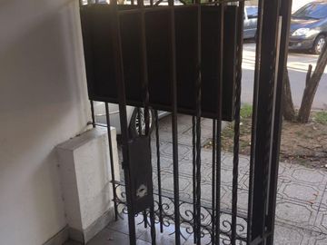 Casa en venta - 5 Dormitorios 3 Baños - Cochera - Local - 400Mts2 - Zárate