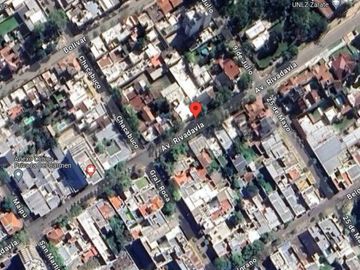 Casa en venta - 5 Dormitorios 3 Baños - Cochera - Local - 400Mts2 - Zárate