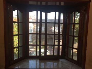 Casa en venta - 5 Dormitorios 3 Baños - Cochera - Local - 400Mts2 - Zárate