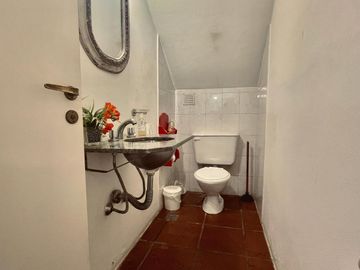 Chalet 4 Ambientes con parque, parrilla y garaje. Barrio Caisamar
