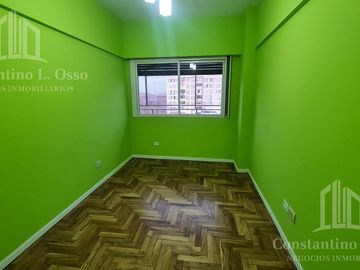 Oportunidad - Departamento  3 ambientes - Piso alto- Remedios De Escalada