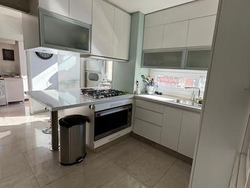 Departamento de 4 dormitorios- 2 Cocheras - Amenities