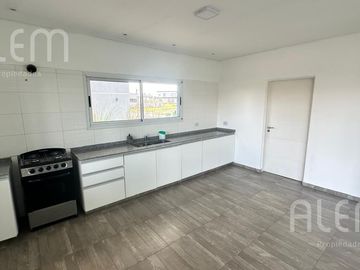 Casa  de 5 amb  en  Venta en Lagos de Canning