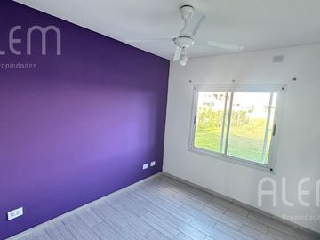 Casa  de 5 amb  en  Venta en Lagos de Canning