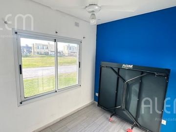 Casa  de 5 amb  en  Venta en Lagos de Canning