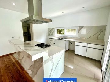 Barrio Los Castaños casa en venta de 3 dormitorios y dependencias. | Nordelta