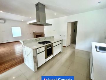 Barrio Los Castaños casa en venta de 3 dormitorios y dependencias. | Nordelta