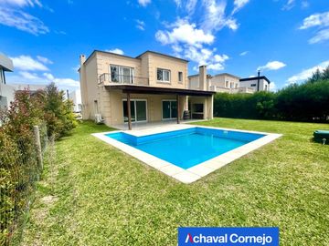 Barrio Los Castaños casa en venta de 3 dormitorios y dependencias. | Nordelta