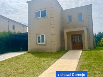 Barrio Los Castaños casa en venta de 3 dormitorios y dependencias. | Nordelta