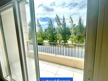 Barrio Los Castaños casa en venta de 3 dormitorios y dependencias. | Nordelta
