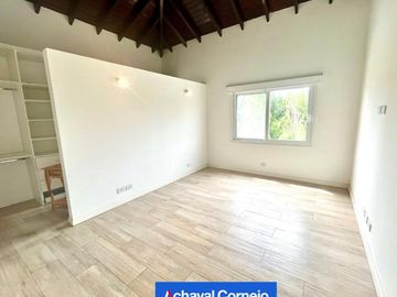 Barrio Los Castaños casa en venta de 3 dormitorios y dependencias. | Nordelta