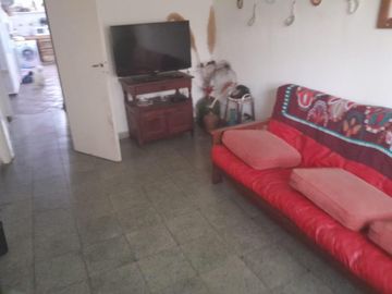 Casa en venta - 2 Dormitorios 1 Baño - Cochera - 208Mts2 - Longchamps