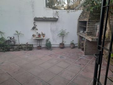 Casa en venta - 2 Dormitorios 1 Baño - Cochera - 208Mts2 - Longchamps