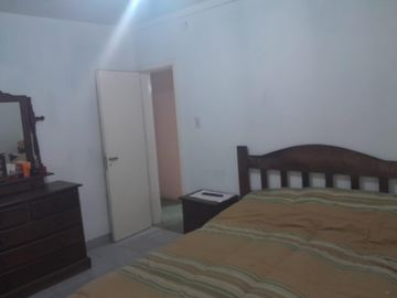 Casa en venta - 2 Dormitorios 1 Baño - Cochera - 208Mts2 - Longchamps