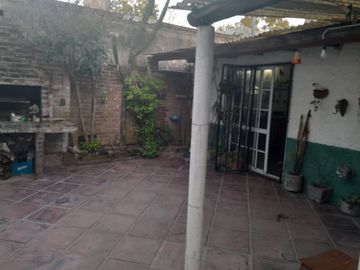 Casa en venta - 2 Dormitorios 1 Baño - Cochera - 208Mts2 - Longchamps