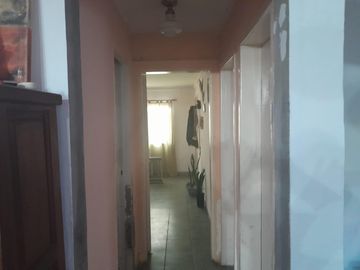 Casa en venta - 2 Dormitorios 1 Baño - Cochera - 208Mts2 - Longchamps