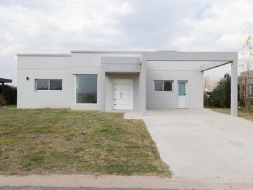 VENTA CASA EN LA ALAMEDA - CANNING