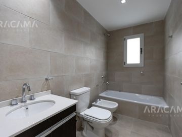 VENTA CASA EN LA ALAMEDA - CANNING