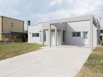 VENTA CASA EN LA ALAMEDA - CANNING